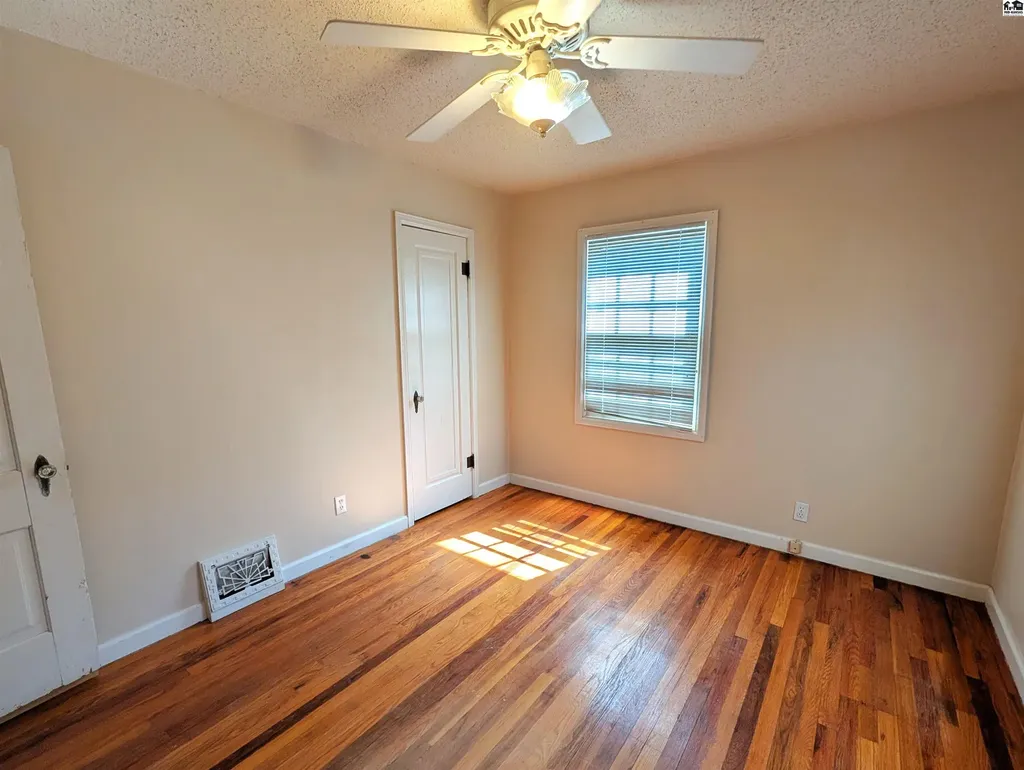 1817 E 30th Avenue Hutchinson KS 67502