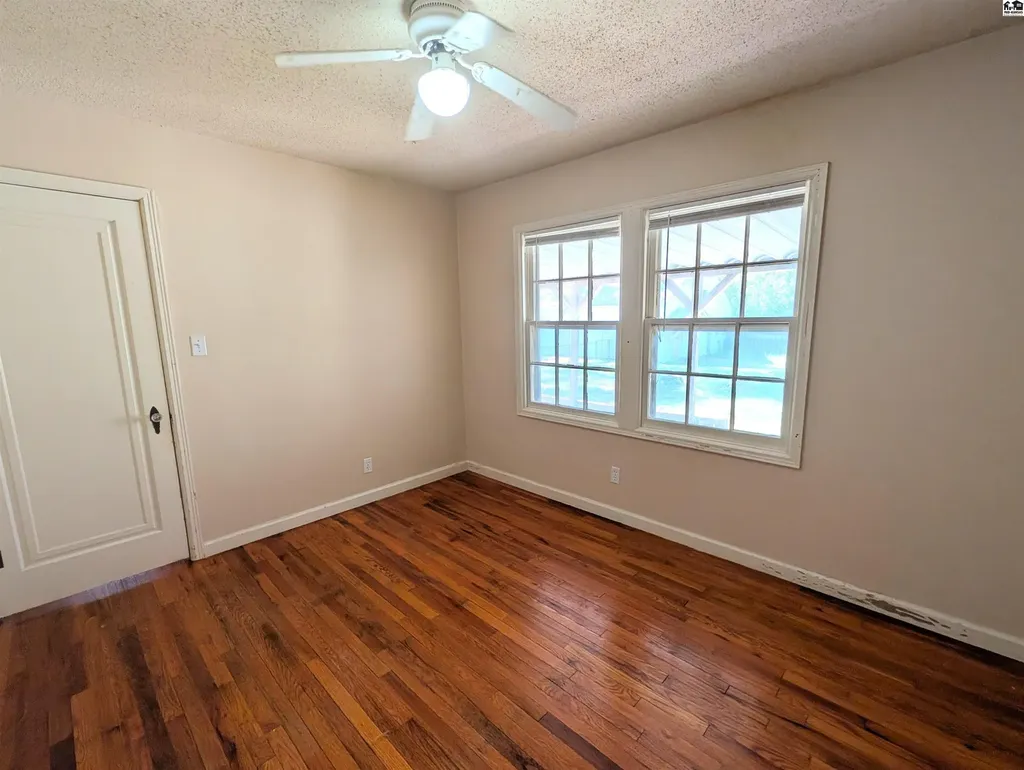 1817 E 30th Avenue Hutchinson KS 67502