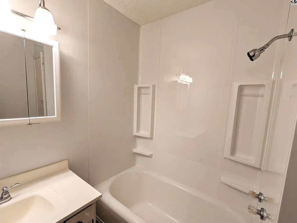 1817 E 30th Avenue Hutchinson KS 67502