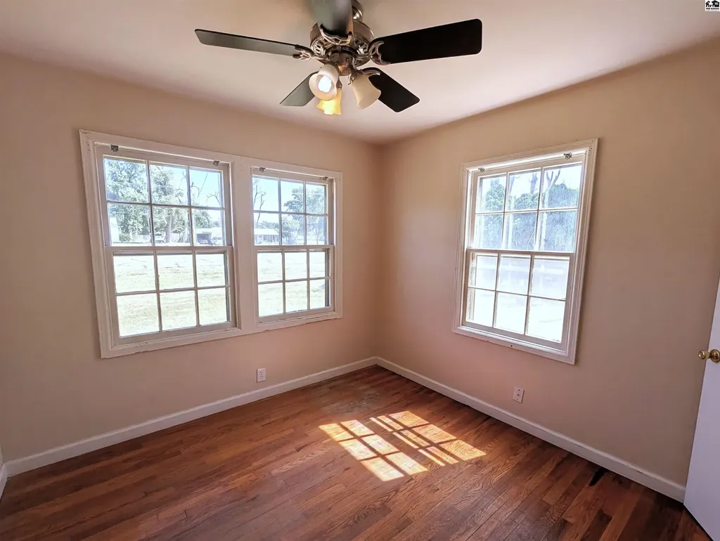 1817 E 30th Avenue Hutchinson KS 67502