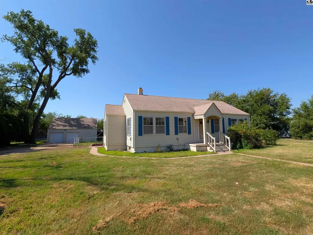 1817 E 30th Avenue Hutchinson KS 67502