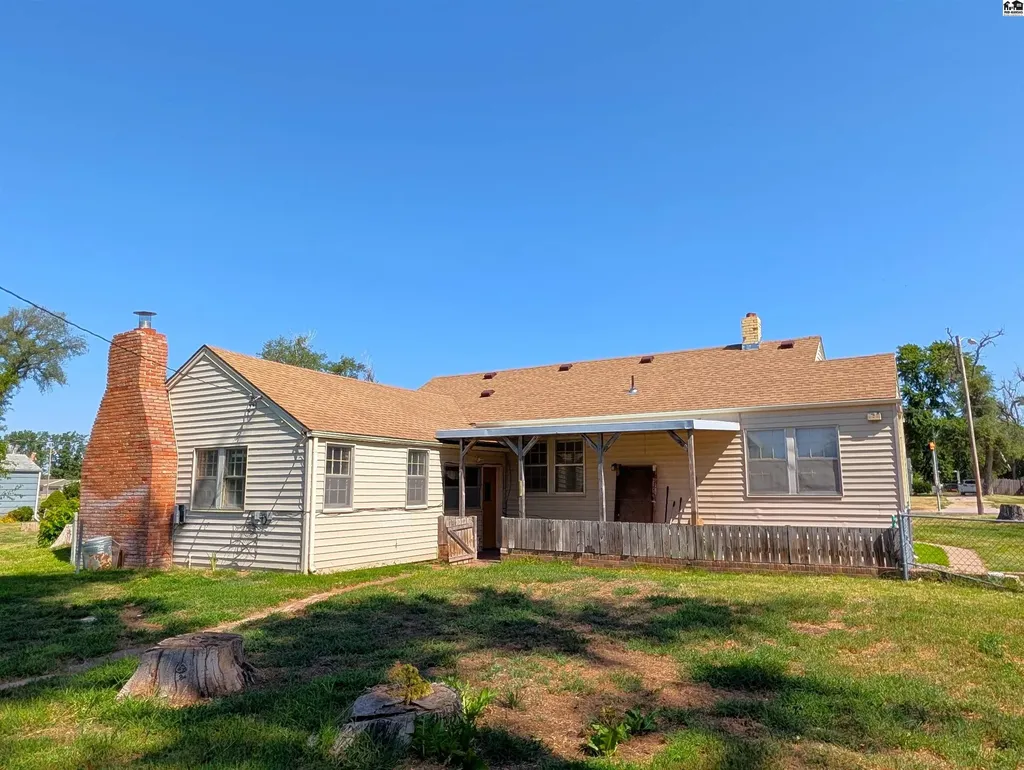 1817 E 30th Avenue Hutchinson KS 67502
