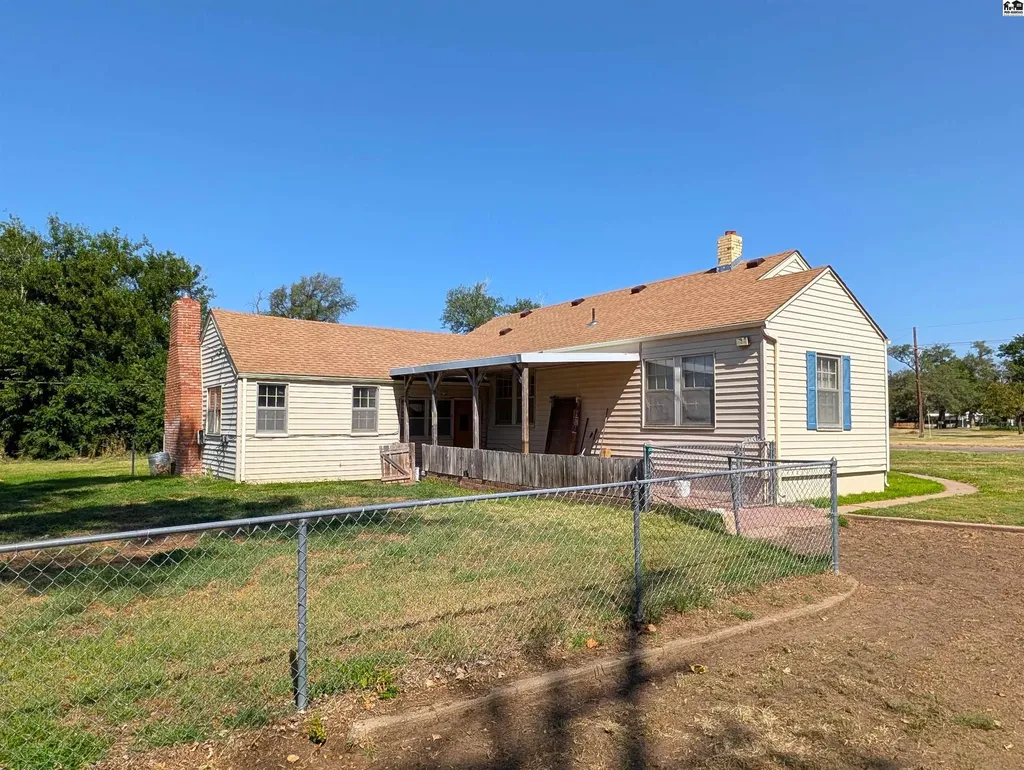 1817 E 30th Avenue Hutchinson KS 67502