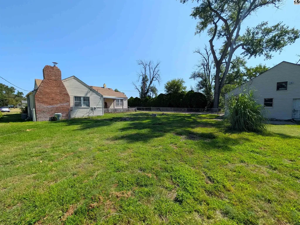 1817 E 30th Avenue Hutchinson KS 67502