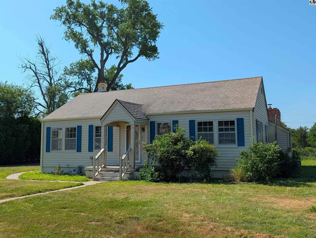 1817 E 30th Avenue Hutchinson KS 67502