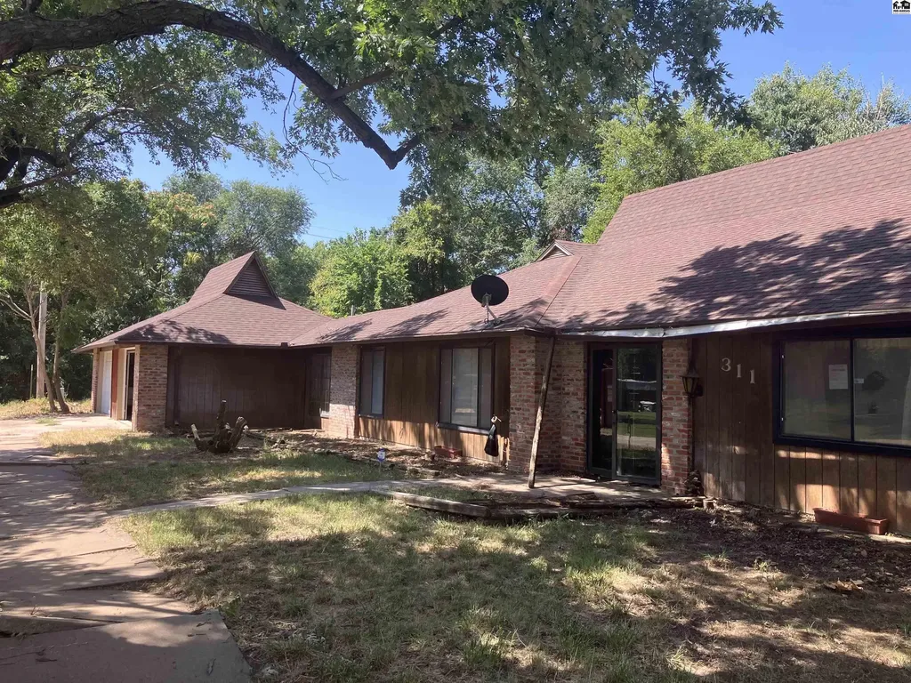 311 N Martin Turon KS 67583