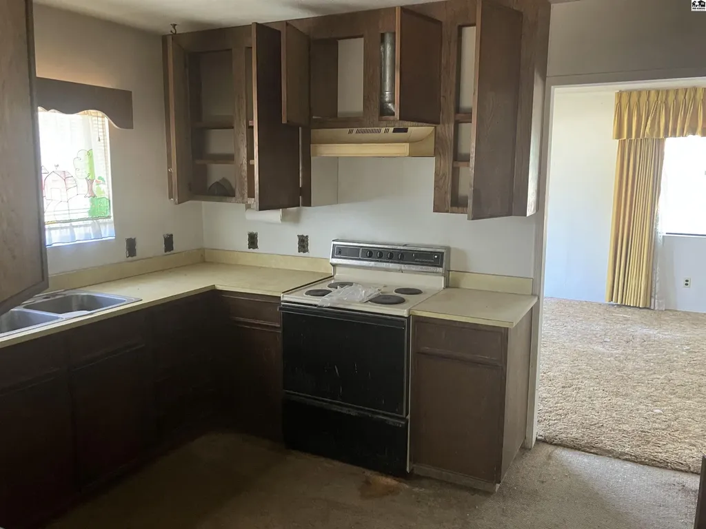 311 N Martin Turon KS 67583