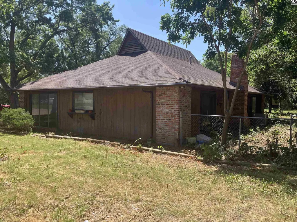311 N Martin Turon KS 67583