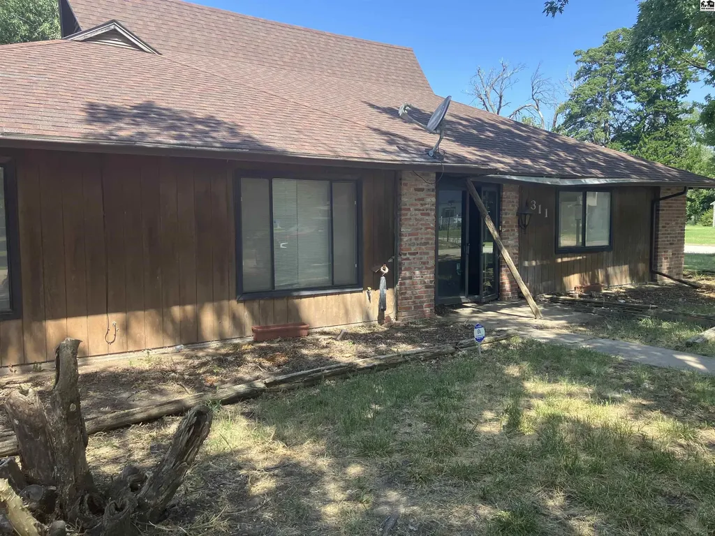311 N Martin Turon KS 67583