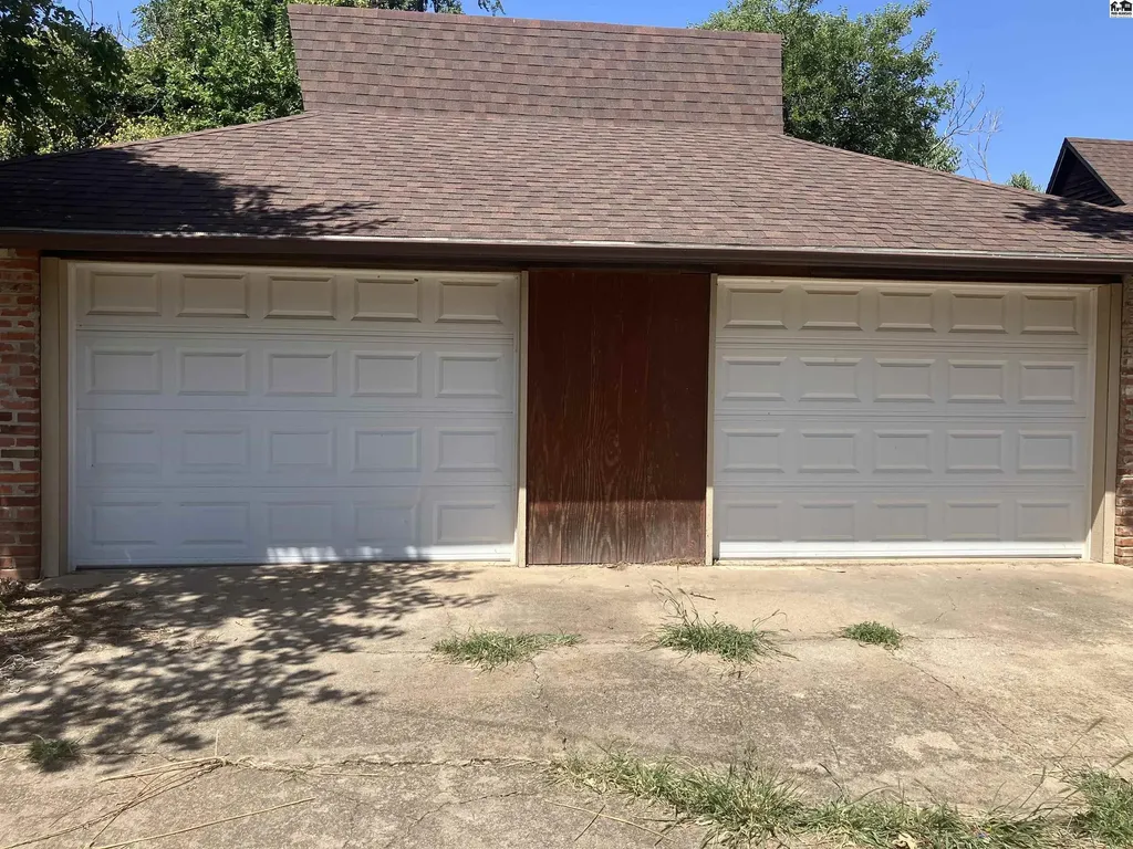 311 N Martin Turon KS 67583