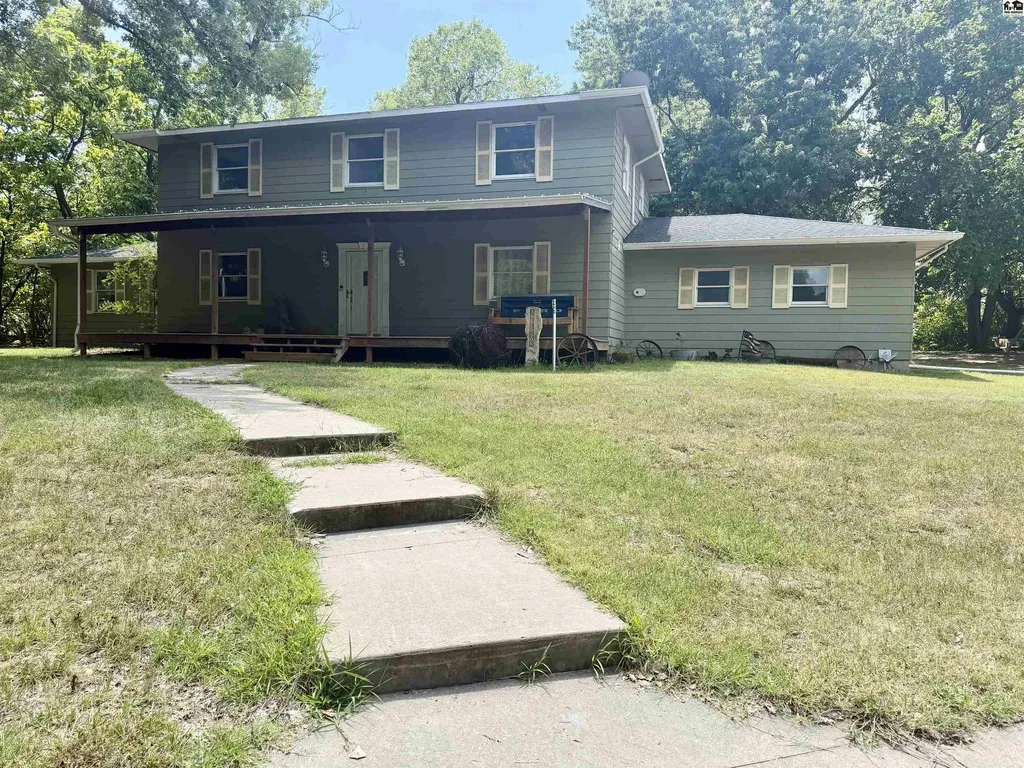 7017 N Valley Road Hutchinson KS 67502