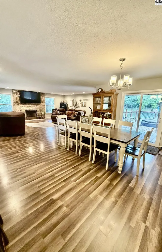 7017 N Valley Road Hutchinson KS 67502