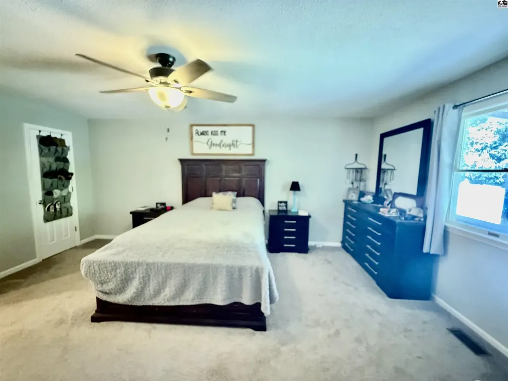 7017 N Valley Road Hutchinson KS 67502