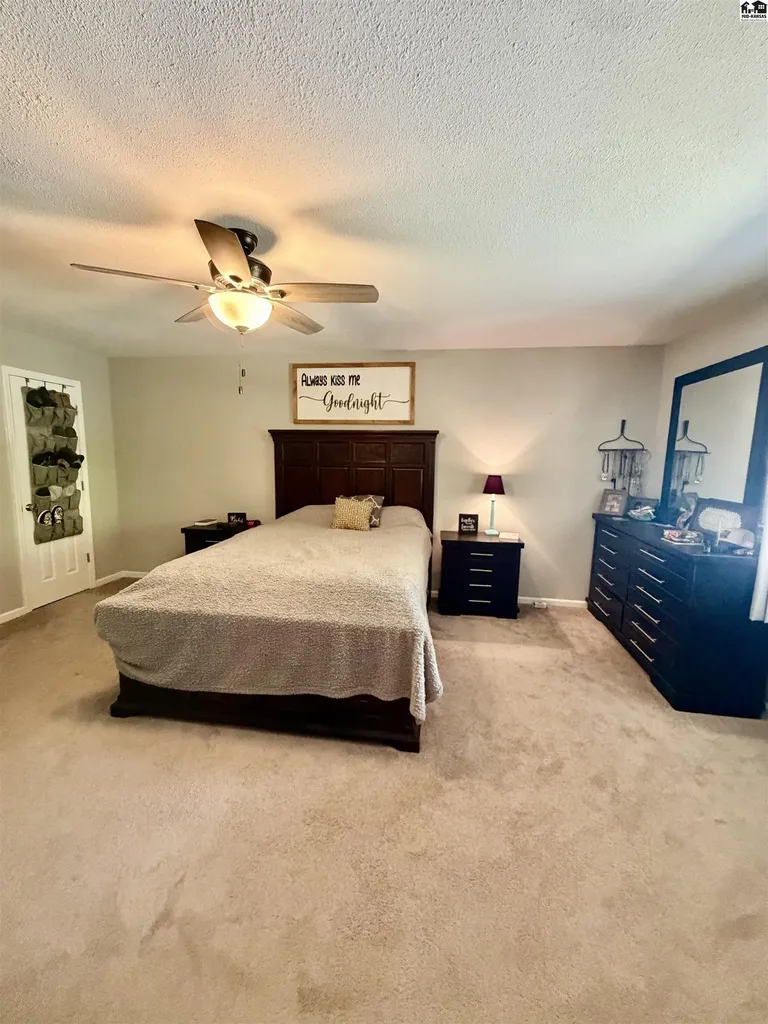 7017 N Valley Road Hutchinson KS 67502