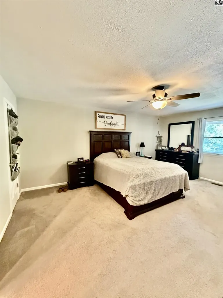 7017 N Valley Road Hutchinson KS 67502