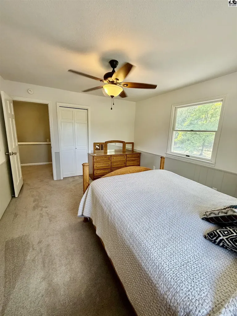 7017 N Valley Road Hutchinson KS 67502