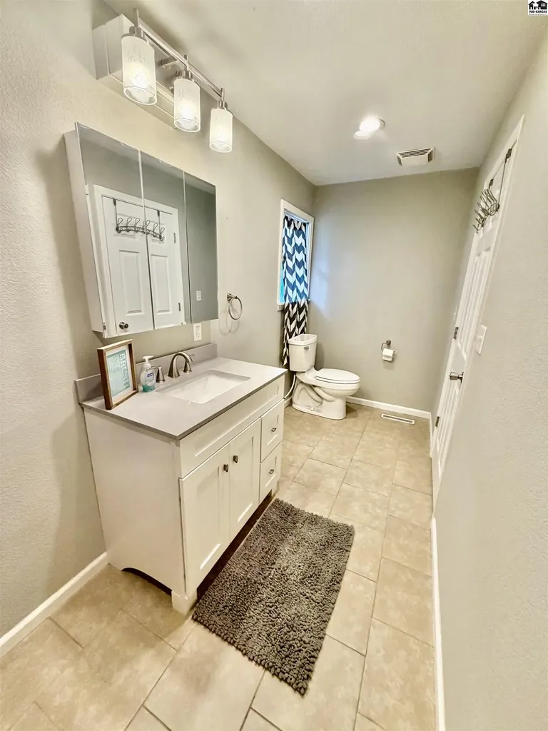 7017 N Valley Road Hutchinson KS 67502