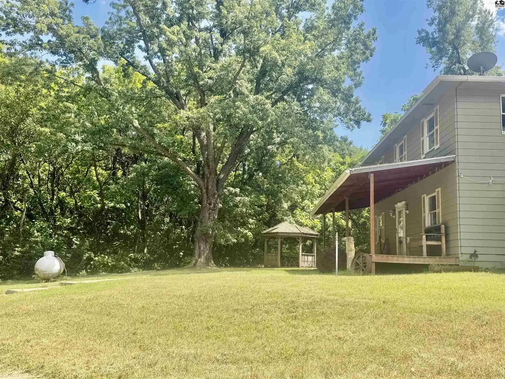 7017 N Valley Road Hutchinson KS 67502