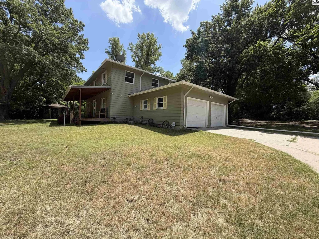 7017 N Valley Road Hutchinson KS 67502