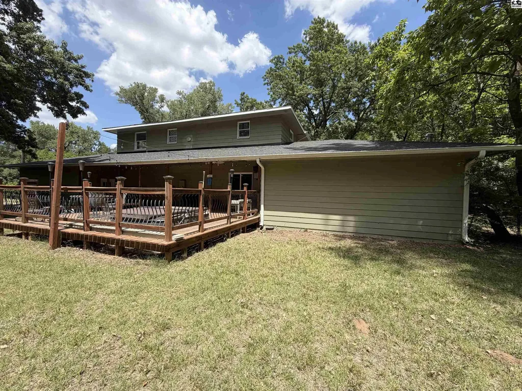 7017 N Valley Road Hutchinson KS 67502