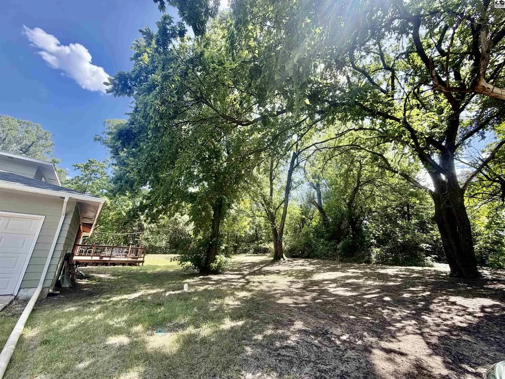 7017 N Valley Road Hutchinson KS 67502