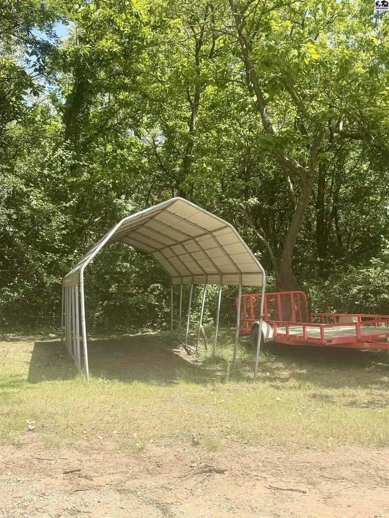 7017 N Valley Road Hutchinson KS 67502