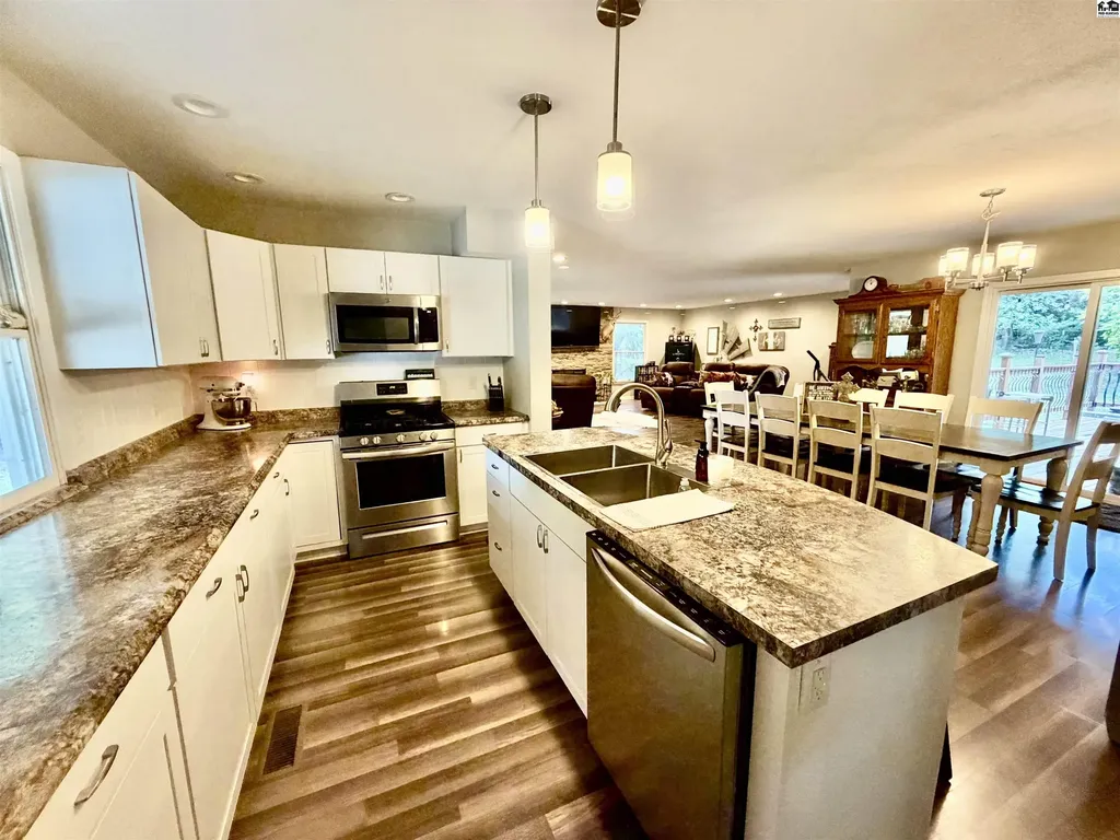 7017 N Valley Road Hutchinson KS 67502