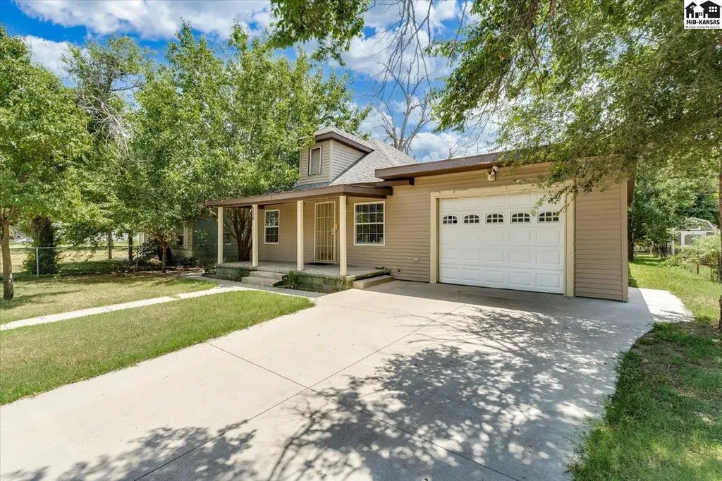 309 E Carpenter Street Hutchinson KS 67501