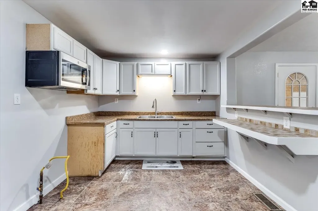 309 E Carpenter Street Hutchinson KS 67501