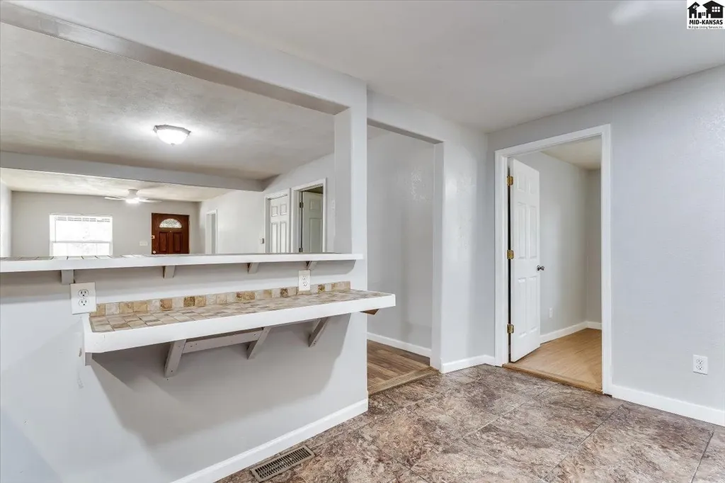 309 E Carpenter Street Hutchinson KS 67501