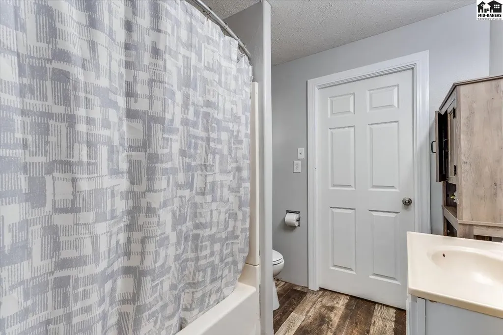 309 E Carpenter Street Hutchinson KS 67501