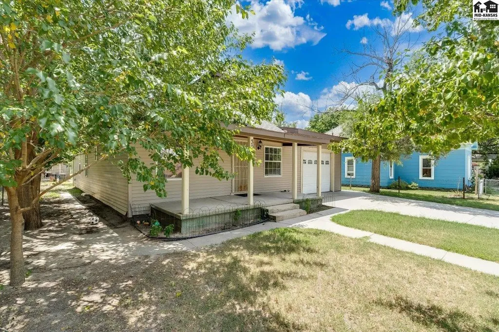 309 E Carpenter Street Hutchinson KS 67501