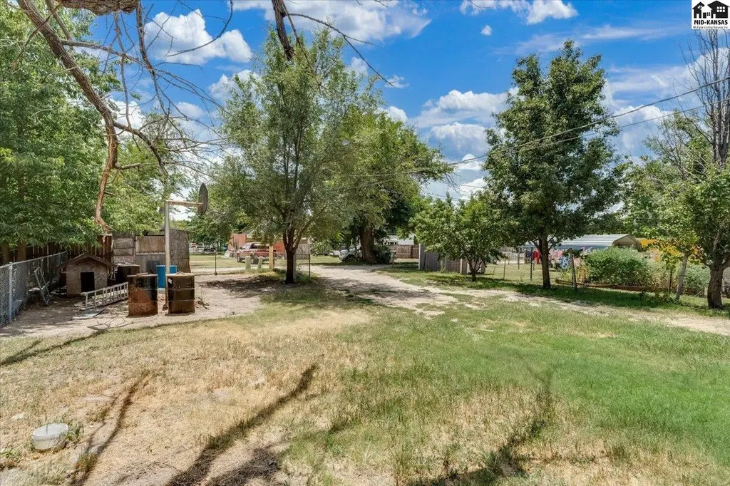 309 E Carpenter Street Hutchinson KS 67501