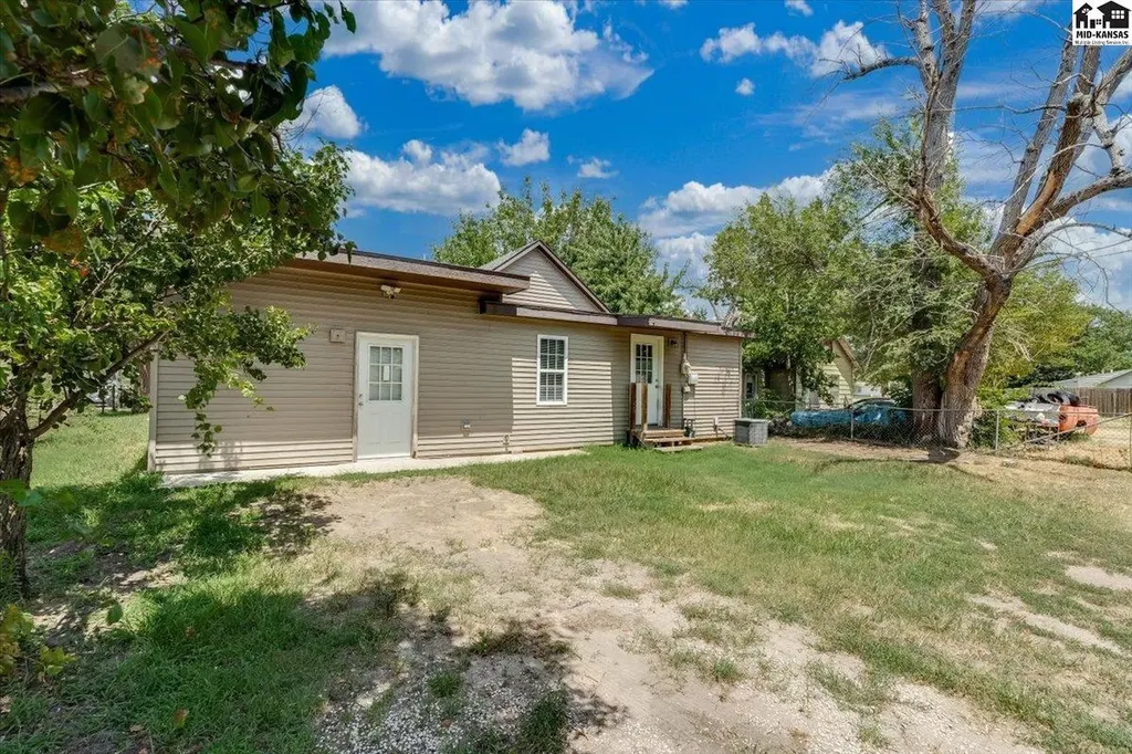 309 E Carpenter Street Hutchinson KS 67501