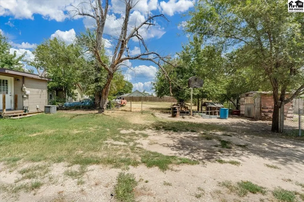 309 E Carpenter Street Hutchinson KS 67501