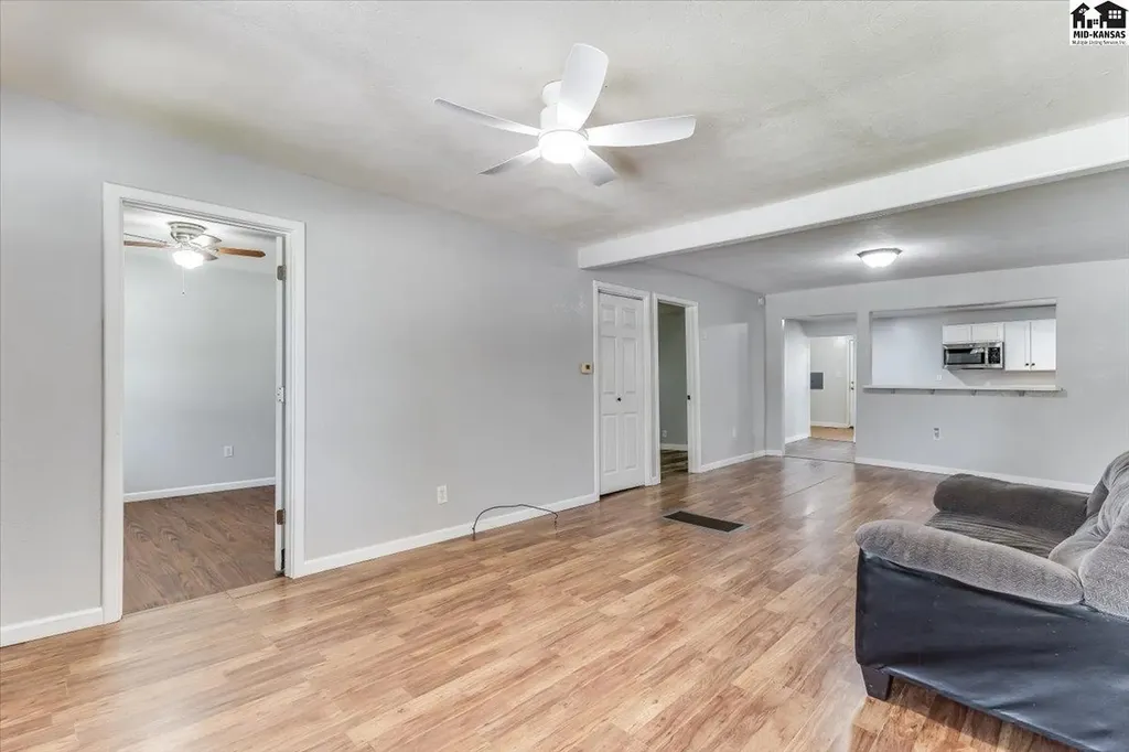 309 E Carpenter Street Hutchinson KS 67501