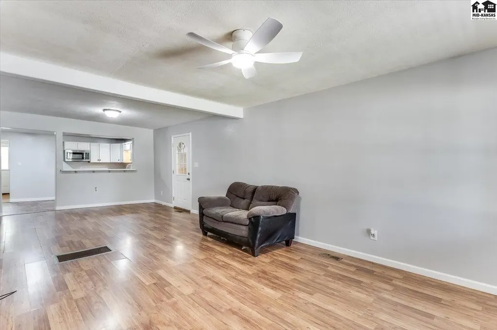 309 E Carpenter Street Hutchinson KS 67501