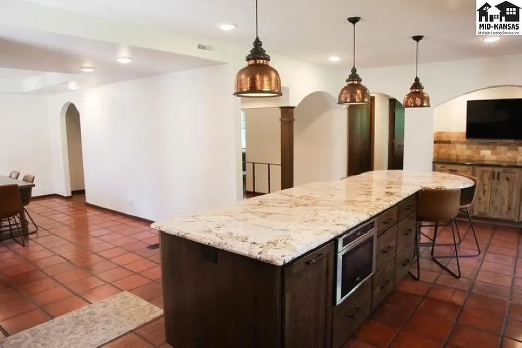 31 Linksland Drive Hutchinson KS 67502