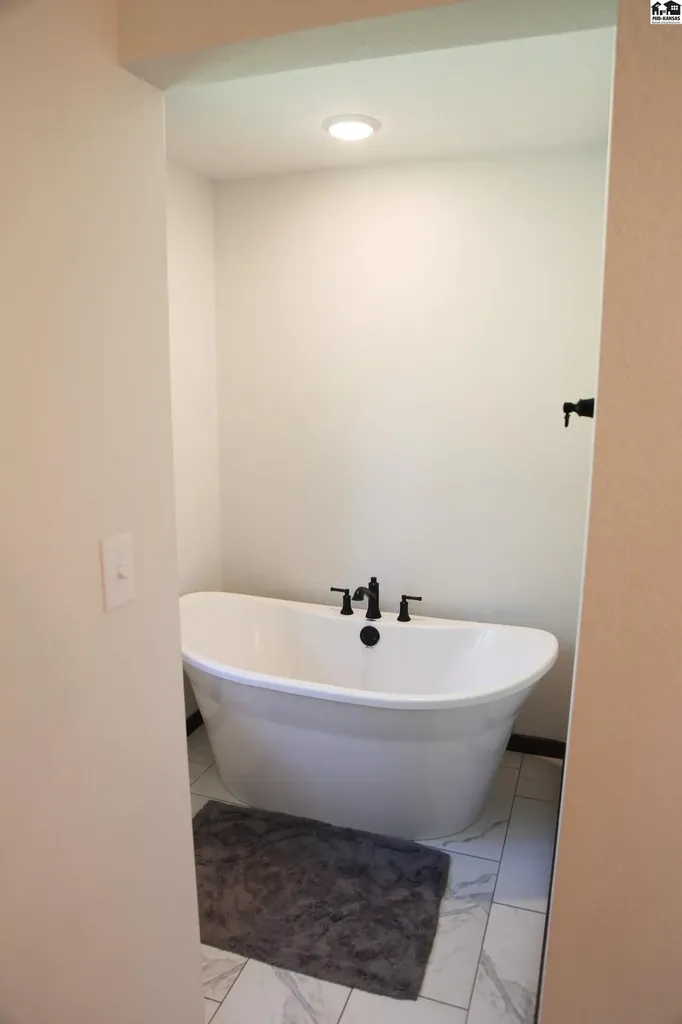 31 Linksland Drive Hutchinson KS 67502