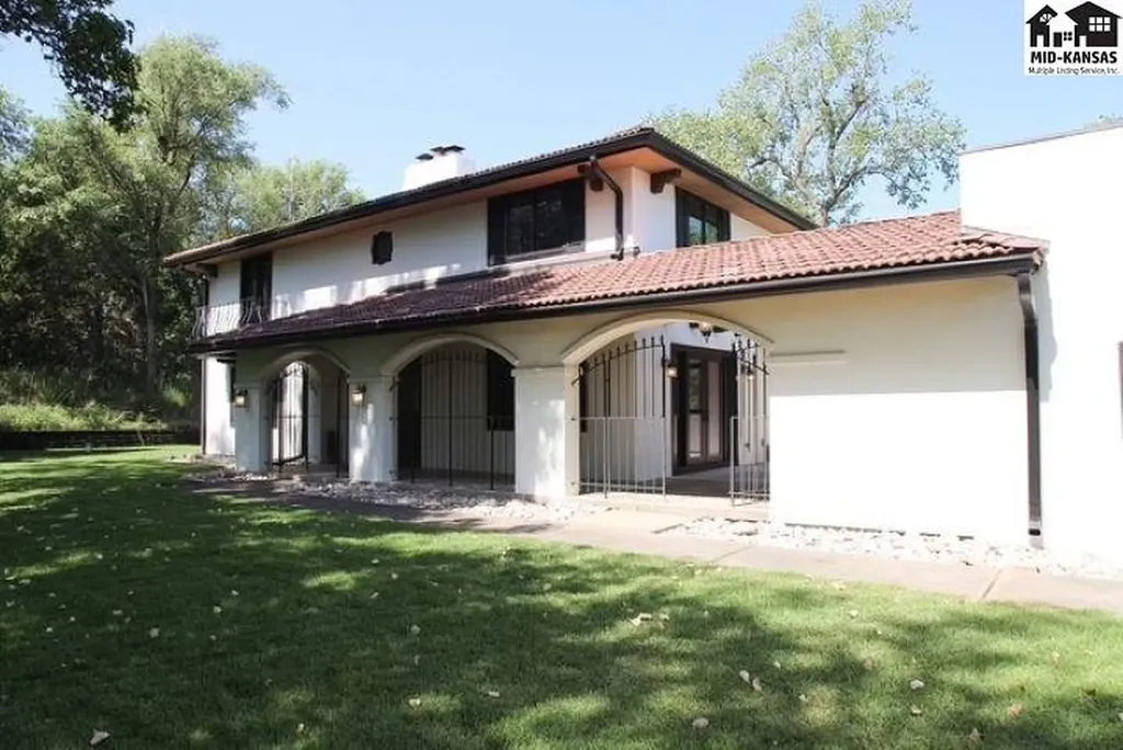31 Linksland Drive Hutchinson KS 67502