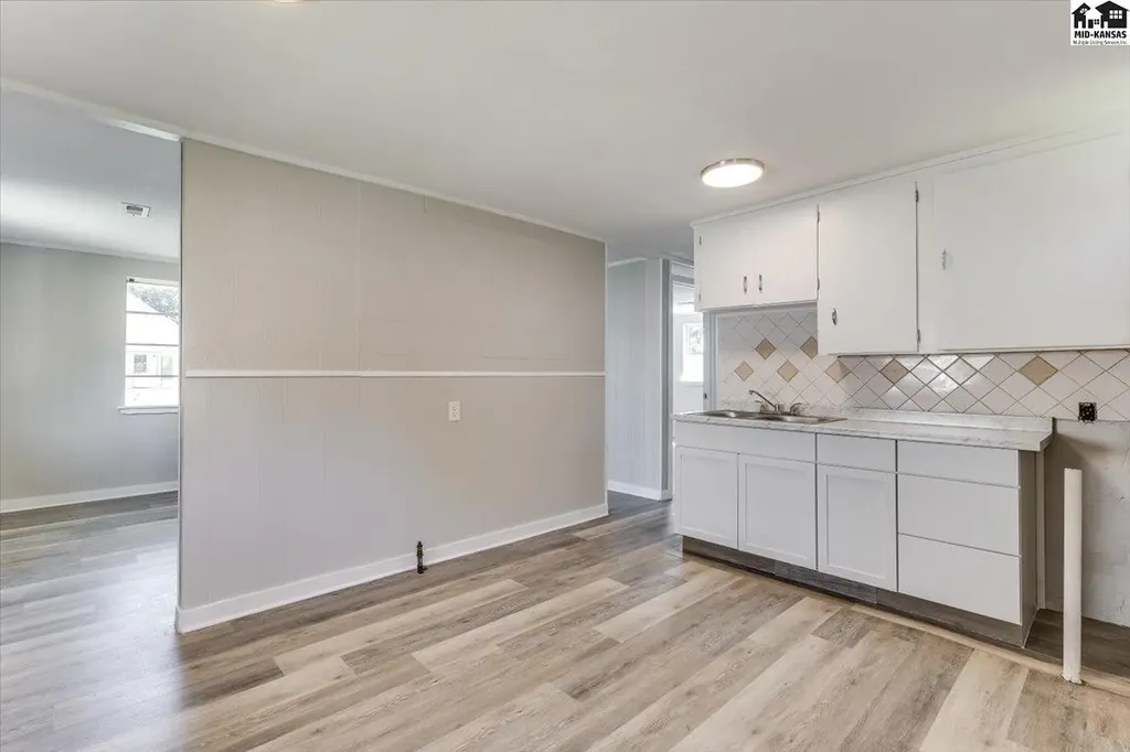 935 E 9th Avenue Hutchinson KS 67501
