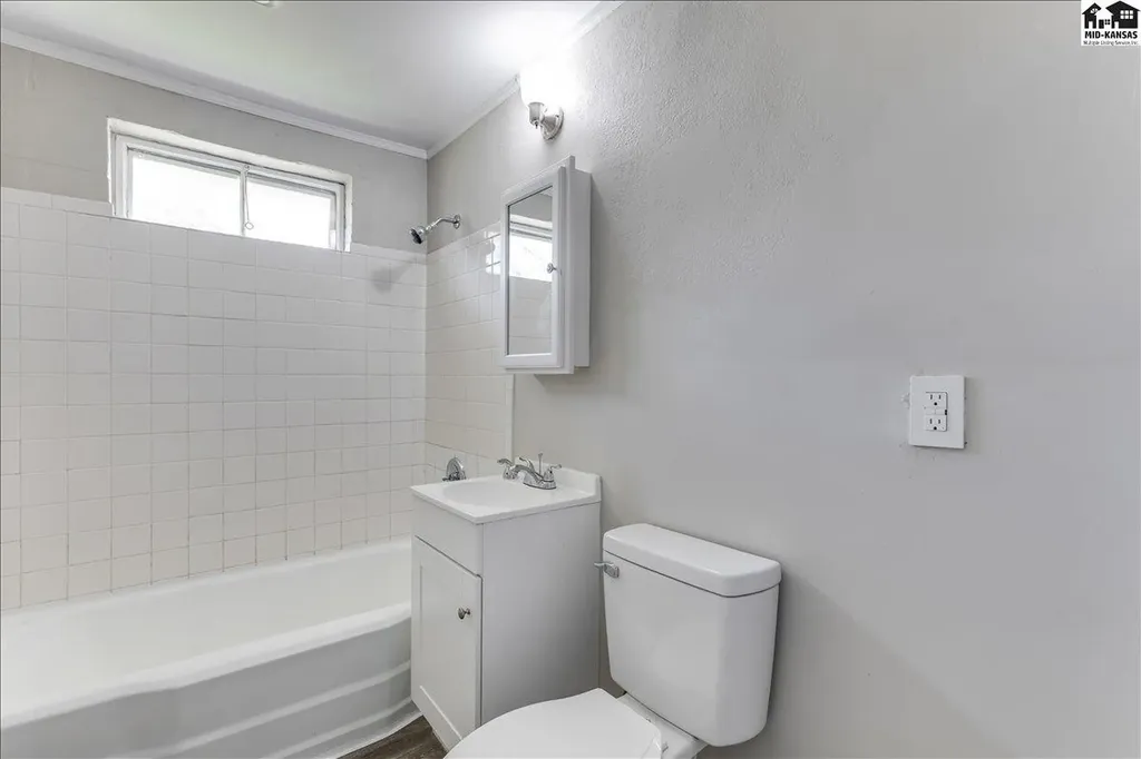 935 E 9th Avenue Hutchinson KS 67501