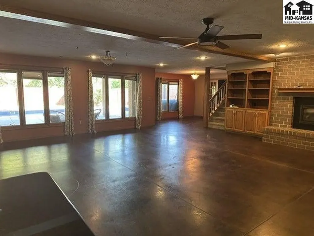 3208 N Sandy Hollow Drive Hutchinson KS 67502