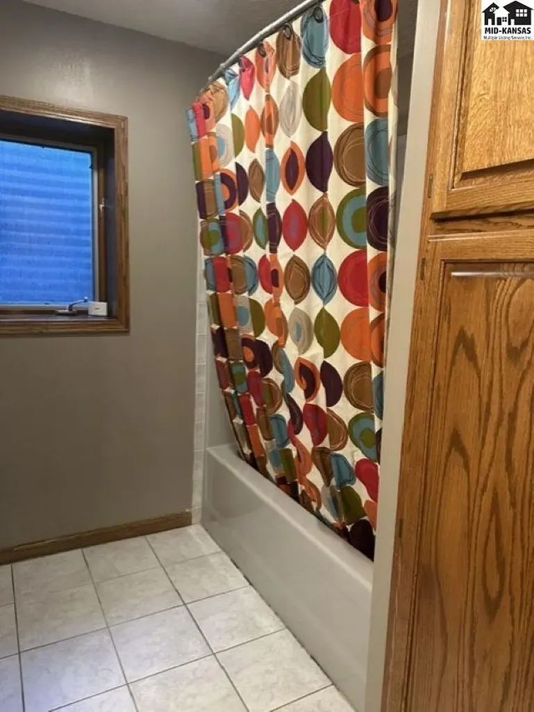3208 N Sandy Hollow Drive Hutchinson KS 67502