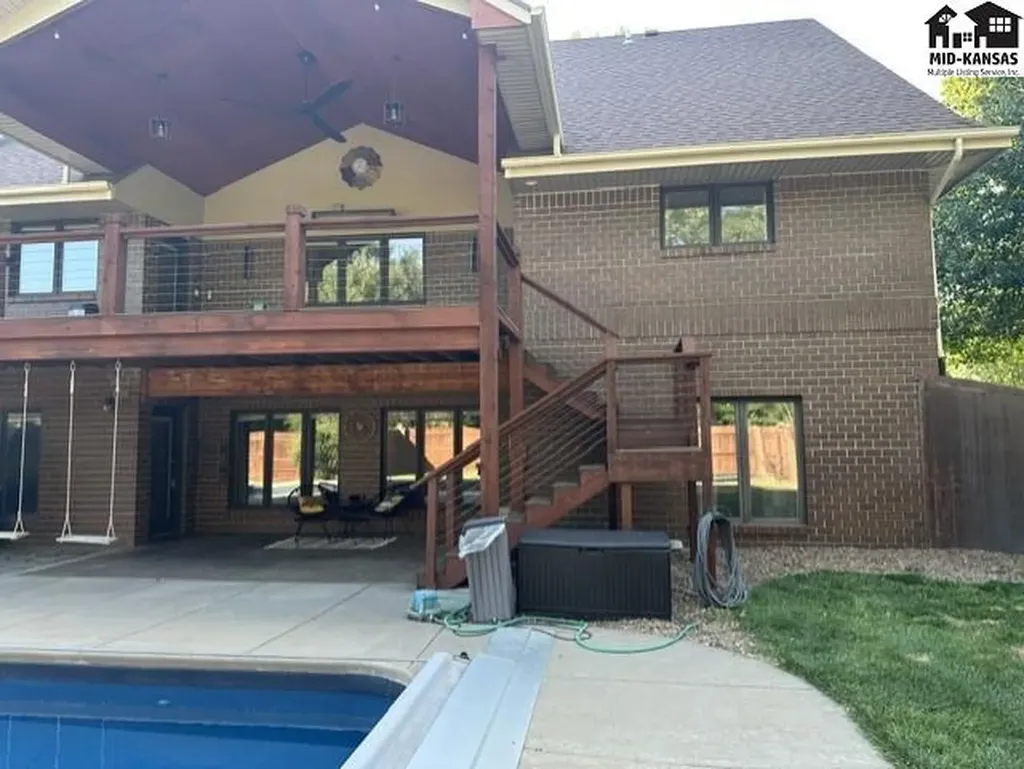 3208 N Sandy Hollow Drive Hutchinson KS 67502