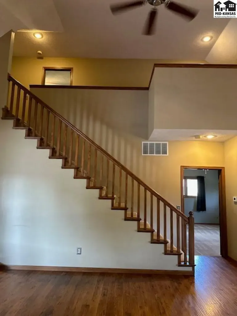 3208 N Sandy Hollow Drive Hutchinson KS 67502