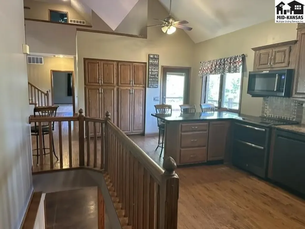 3208 N Sandy Hollow Drive Hutchinson KS 67502
