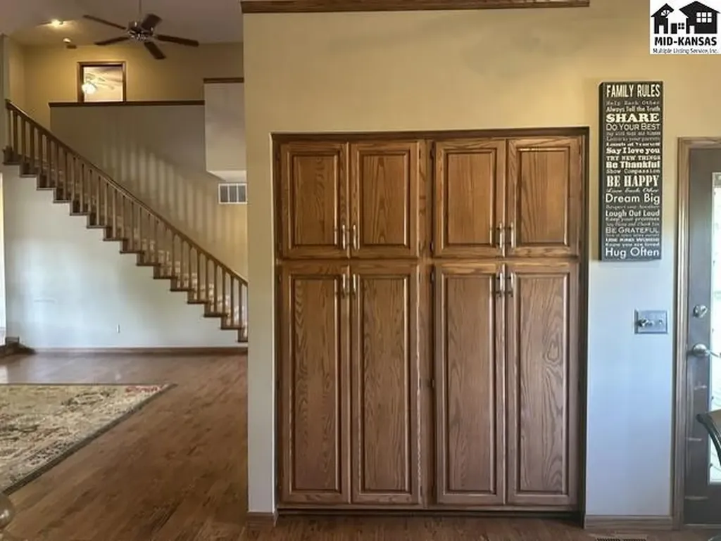 3208 N Sandy Hollow Drive Hutchinson KS 67502
