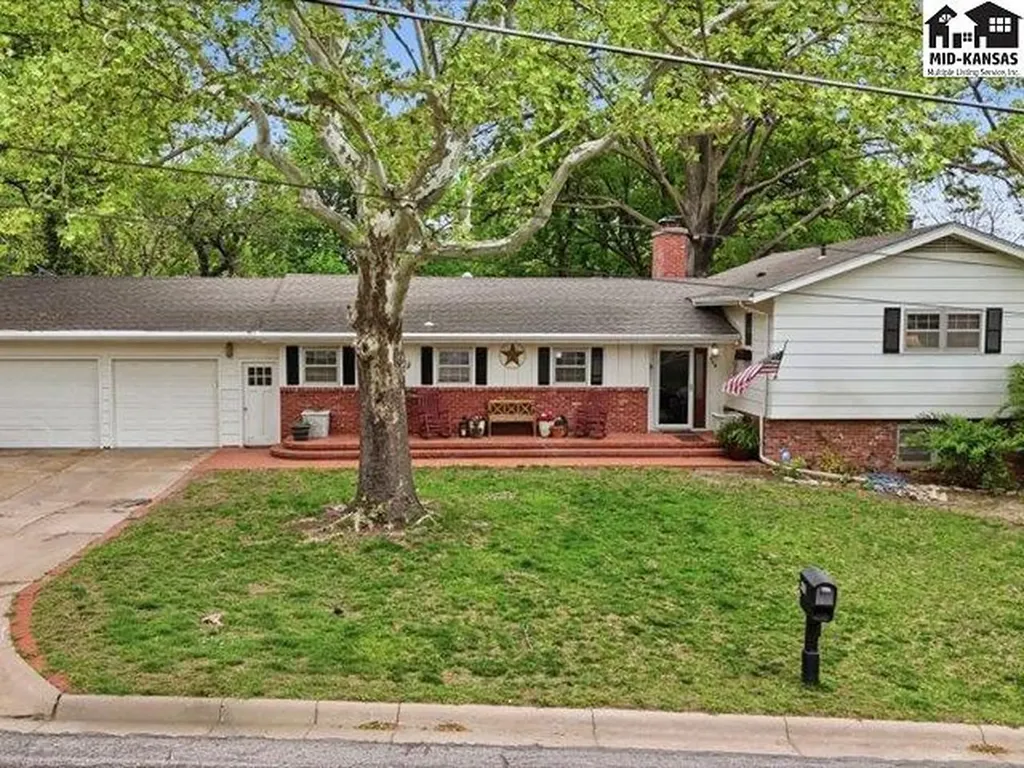 608 W 8th Street Newton KS 67114