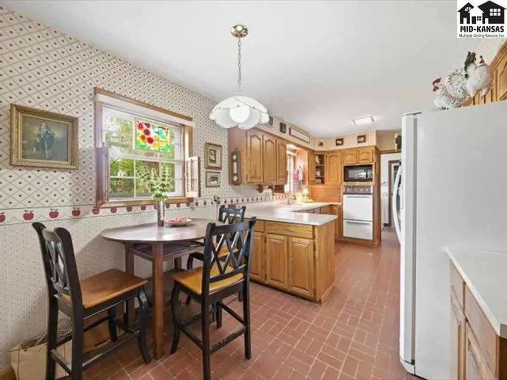 608 W 8th Street Newton KS 67114